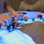 WonderSand BLUE | leuchtender Sandspieltisch 60x60 cm | Blaulicht für zuhause & Therapie & MINT - Förderung ab 3+ - Kletterling – einfach Kind sein
