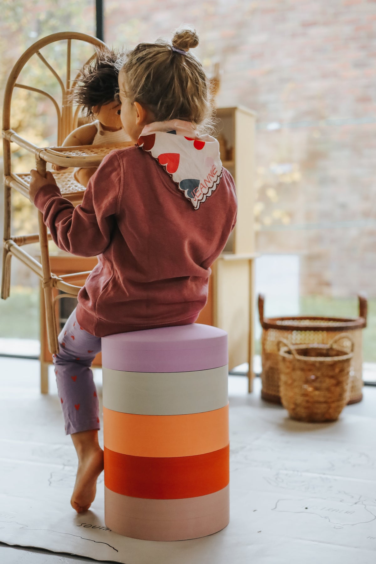 Rainbow Chair Moes - Rainbow Chair Earth