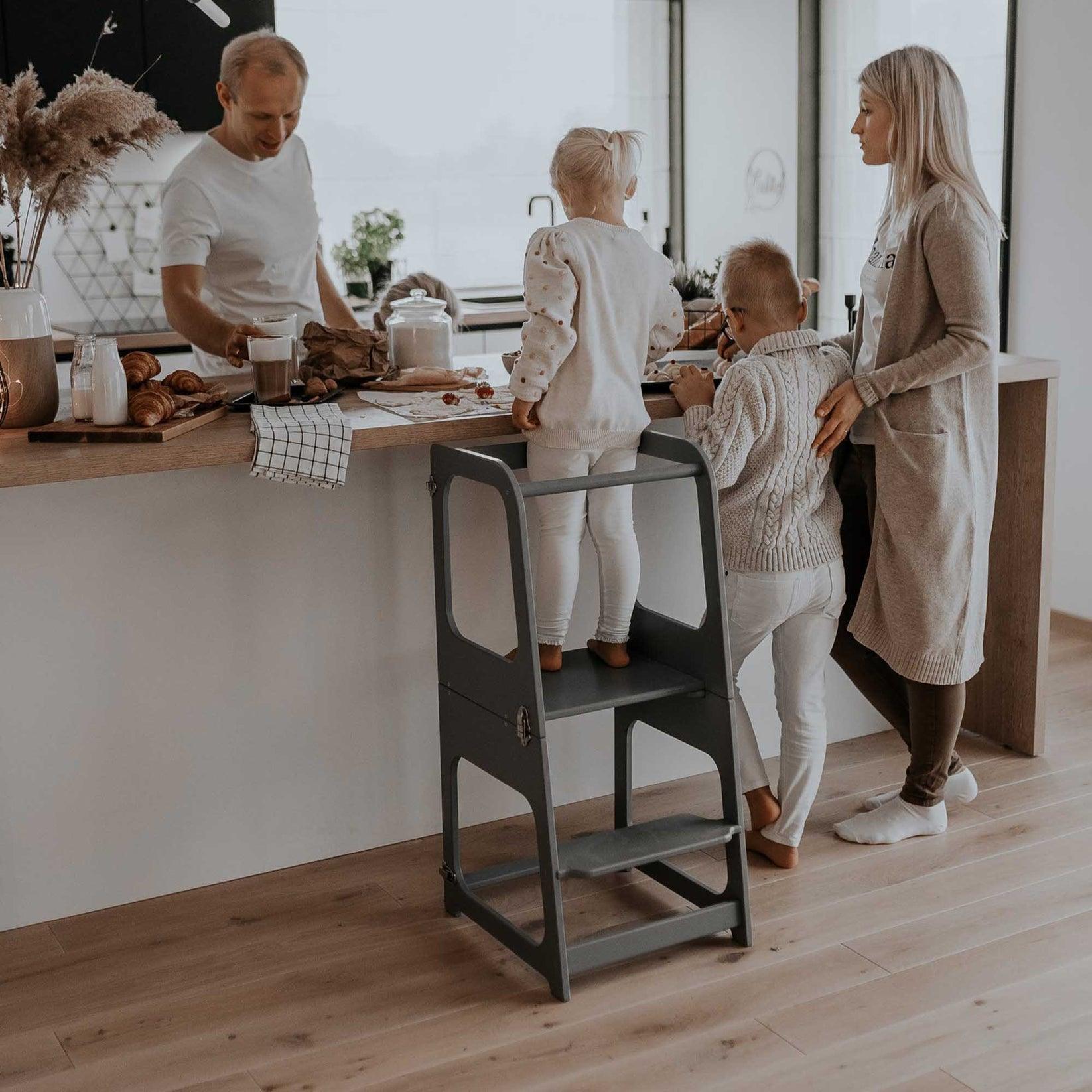 Vielseitiger 2 - in - 1 transformierbarer Lernturm - Kletterling – einfach Kind sein