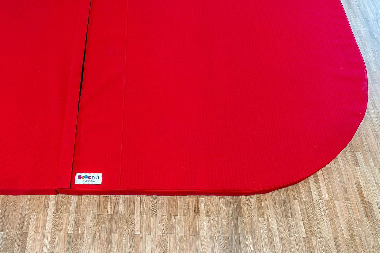 Kletterwand BK INDOOR aus 8 Teilen | 236 cm x 312 cm | inkl. 60 Griffen | 160 Loch - Kletterling – einfach Kind sein