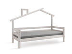 Hausbett WALDNEST STARK mit kräftigen Pfosten