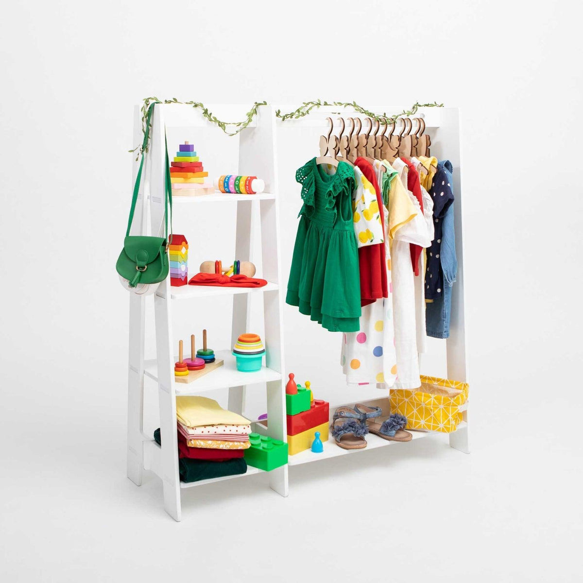 Kinderkleiderschrank nach Montessori - Kletterling – einfach Kind sein