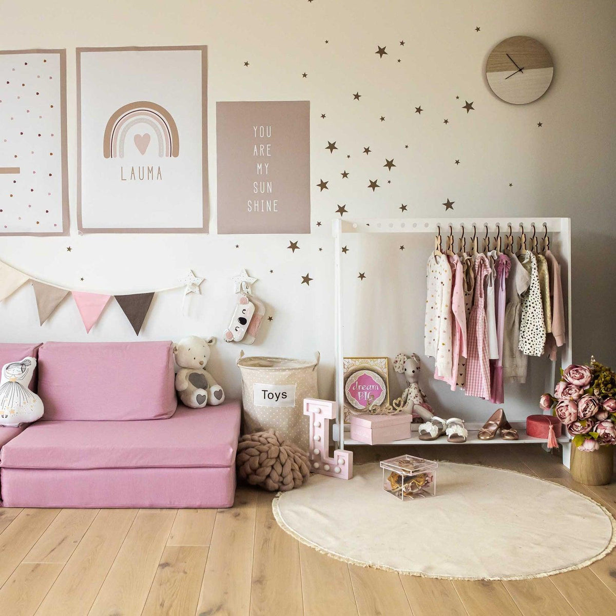 Montessori Kinderkleiderständer mit 17 Haken - Kletterling – einfach Kind sein