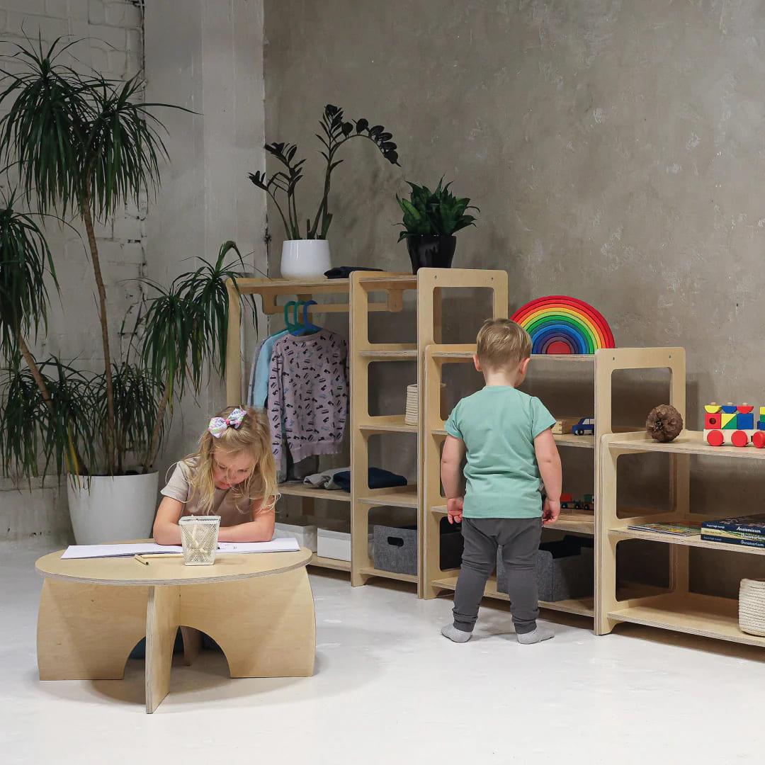 Montessori Spielzeugregal mit vier Etagen - Kletterling – einfach Kind sein