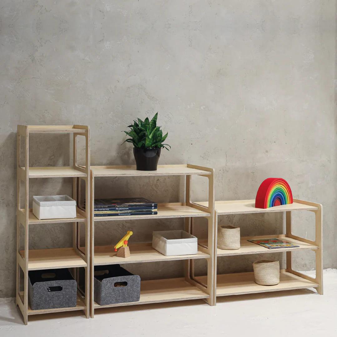 Montessori Spielzeugregal mit vier Etagen - Kletterling – einfach Kind sein