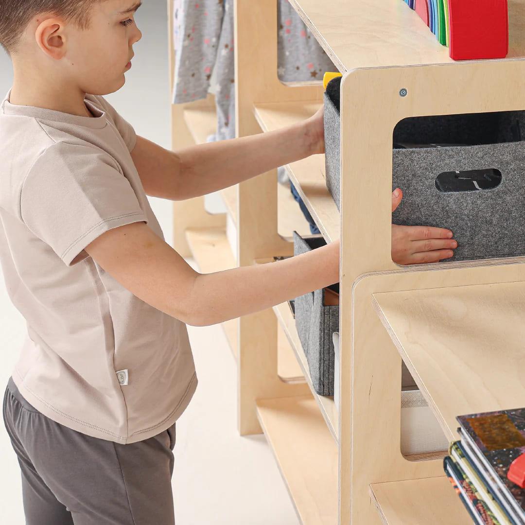Montessori Spielzeugregal mit vier Etagen - Kletterling – einfach Kind sein