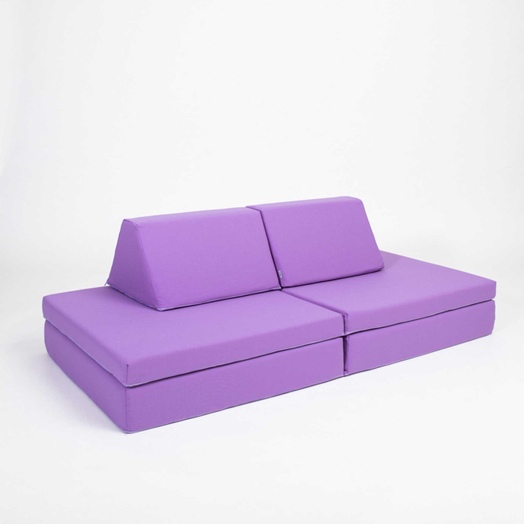Universelles Kindersofa von monboxy in Lila - Kletterling – einfach Kind sein